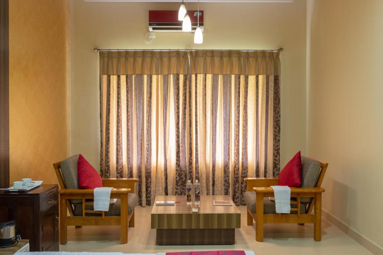 Kstdc Hotel Mayura Gerusoppa, Jogfalls Māvingundi Buitenkant foto