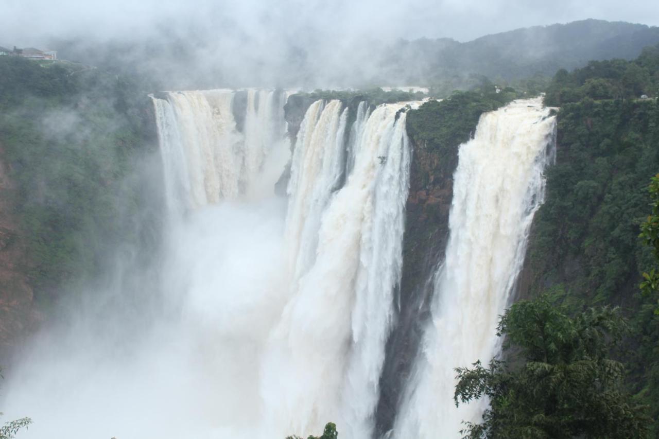 Kstdc Hotel Mayura Gerusoppa, Jogfalls Māvingundi Buitenkant foto